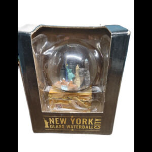 Glass‎ Waterball Snow Globe of New York SkyLine BRAND NEW
